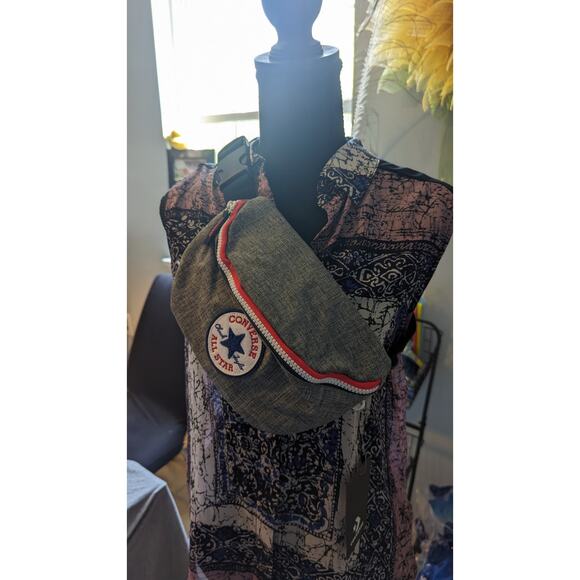 NWT Converse All Star Chuck Taylor Grey/ Multi Crossbody, Fanny Pack, Waist Bag - Picture 13 of 13